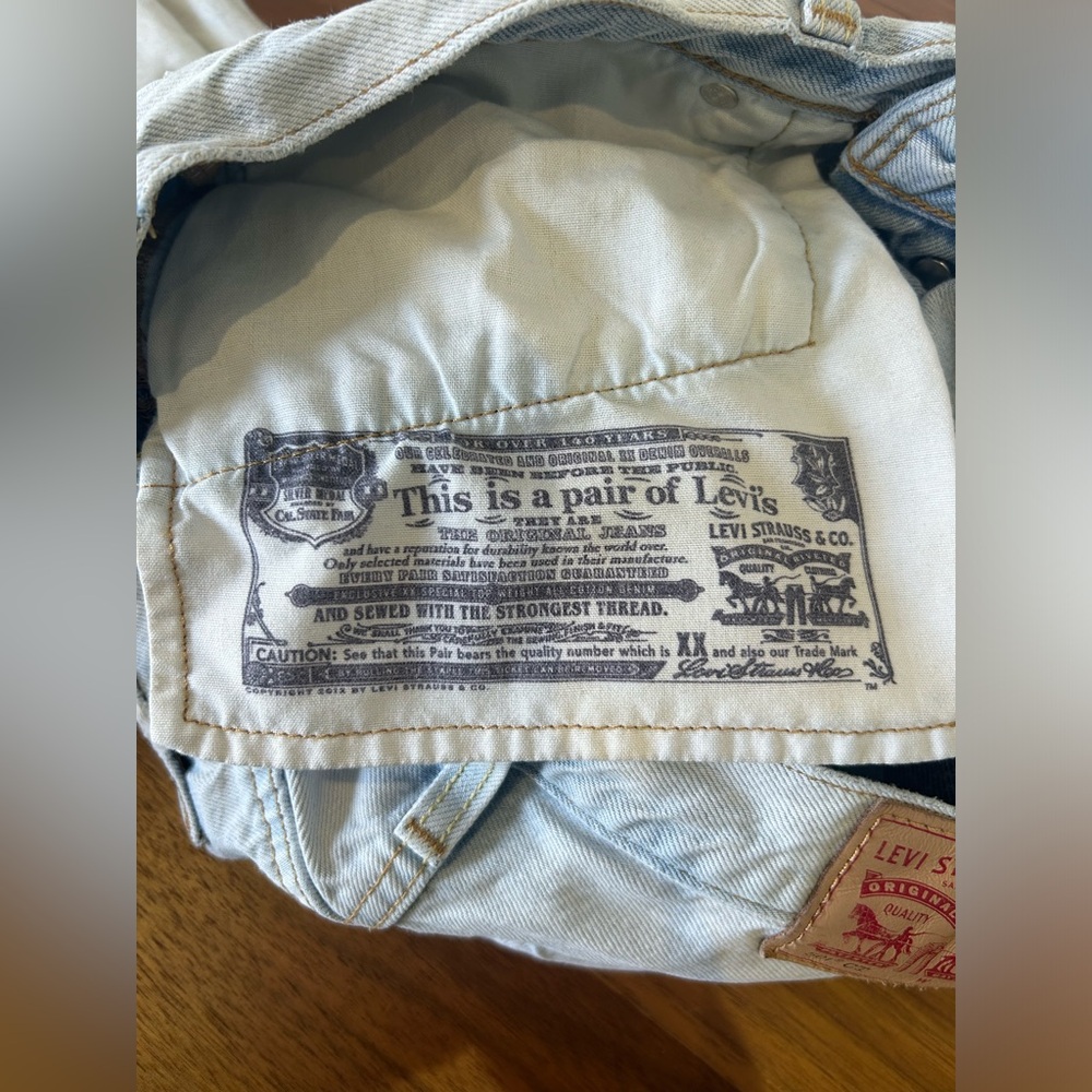 Levi’s 501 - Picture 5 of 9